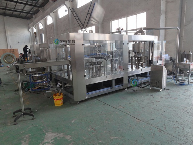 Auto 3000kg SUS304 3in1 Glass Bottle Filling Machine 6000bph  PCl Control
